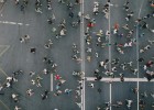 Почему почти все люди поворачивают влево при ходьбе — и мы до сих пор не знаем почему