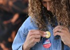 Молодые избиратели боятся массовых расстрелов, но расколоты из-за контроля над оружием Молодые избиратели боятся массовых расстрелов, но расколоты из-за контроля над оружием