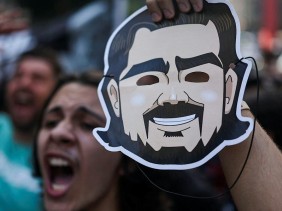 Банковский скандал сотрясает политику Бразилии и предвыборную гонку