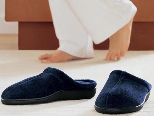 Тапочки для гостиниц – приятная на ощупь обувь для постояльцев