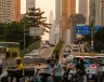На фоне нового хаоса на нефтяном рынке одна страна удерживает мировые цены от роста — за счёт снижения спроса