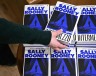 Книги Салли Руни снимают с продажи в Великобритании из-за её поддержки Palestine Action