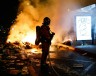 Массовые протесты во Франции перерастают в беспорядки и могут сыграть на руку партии Марин Ле Пен